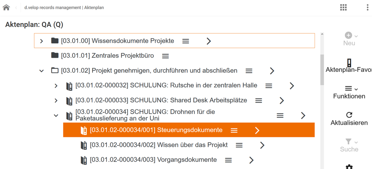 Im rechten Seitenmenü ist die Schaltfläche PDF zusammenführen durch eine rote Umrandung hervorgehoben.